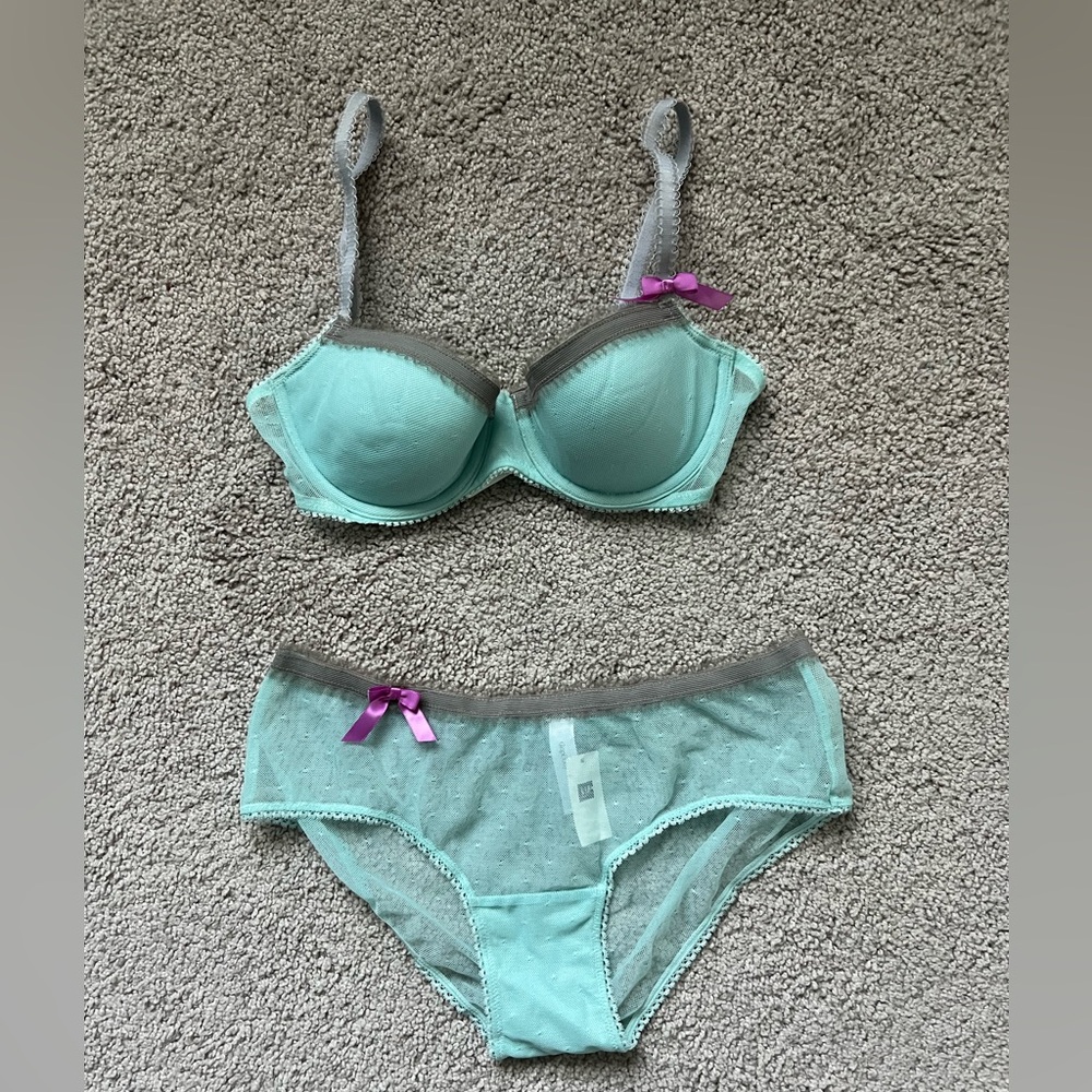 GAP Turquoise and Gray Lace Bra Set 32B S